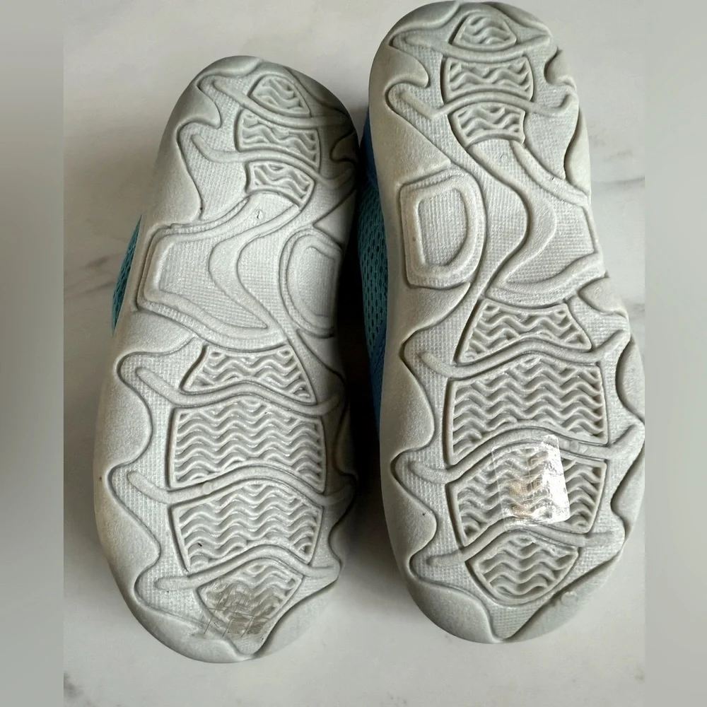 NWT Land's End Kids Watershoe Boys Girls Water Shoes Sneakers Turquoise Size 13M